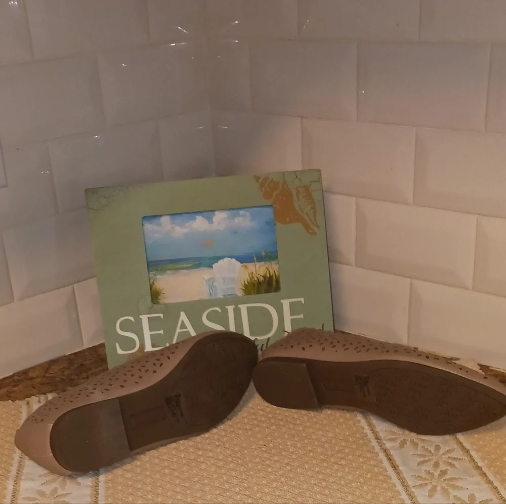 Union Bay Women's Blush Colored Slip on Flats Size 8M - Picture 5 of 11